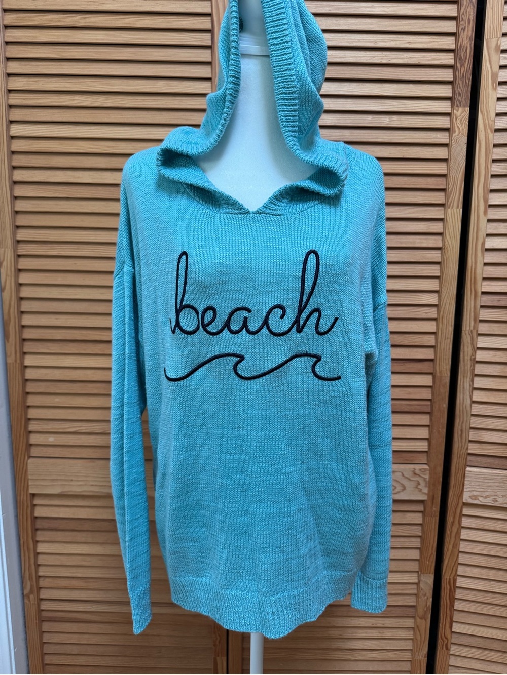 Mia & Tess Turquoise Embroidered "Beach" Wave Knit Hoodie Sweater Size L Coastal